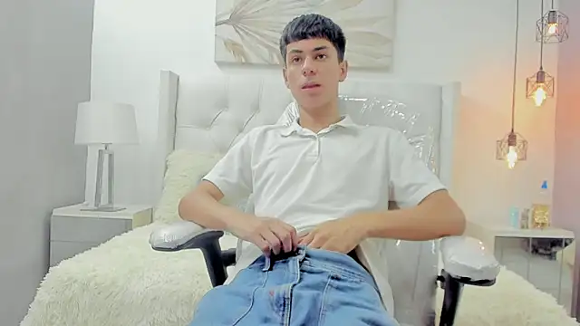 Snapshot of Johann_sex chatting on 05-28-26, 06:14 Johann sex online show from 05-28-26, 06:14