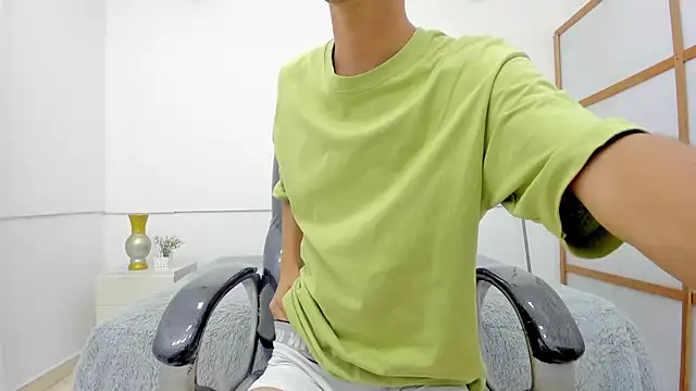 Snapshot of Johann_sex chatting on 09-10-25, 03:55 Johann sex online show from 09-10-25, 03:55