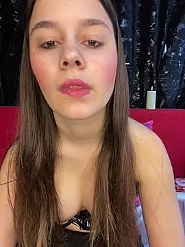 Snapshot of Siena_Amaris chatting on 02-13-26, 08:14 Siena Amaris online show from 02-13-26, 08:14