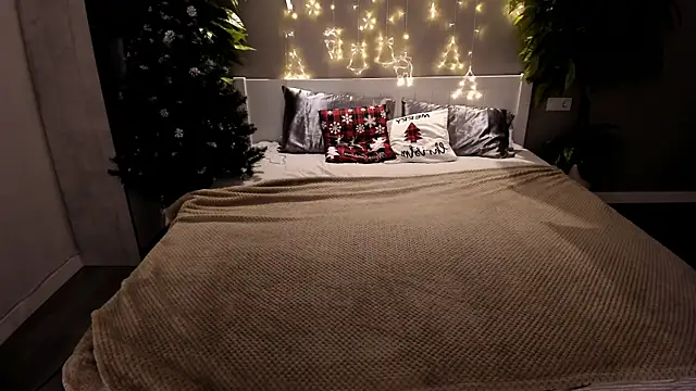 PaigePrado online show from 12-23-25, 06:34