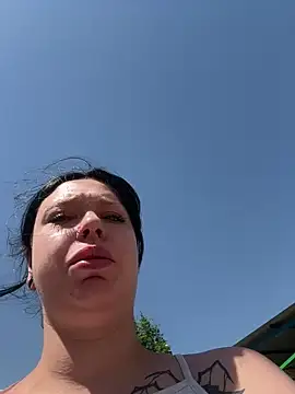 AlishaPrettyBlade online show from 06-05-26, 06:52