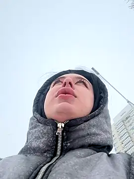 AlishaPrettyBlade online show from 12-22-25, 05:40