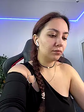 Snapshot of AshleySkott_ chatting on 10-20-25, 08:48 AshleySkott online show from 10-20-25, 08:48