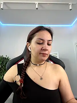 Snapshot of AshleySkott_ chatting on 10-10-25, 08:15 AshleySkott online show from 10-10-25, 08:15