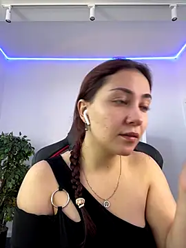 Snapshot of AshleySkott_ chatting on 09-23-25, 07:59 AshleySkott online show from 09-23-25, 07:59