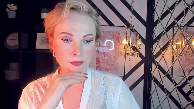 Snapshot of Sandra_Kind chatting on 02-24-25, 05:43 Sandra Kind online show from 02-24-25, 05:43