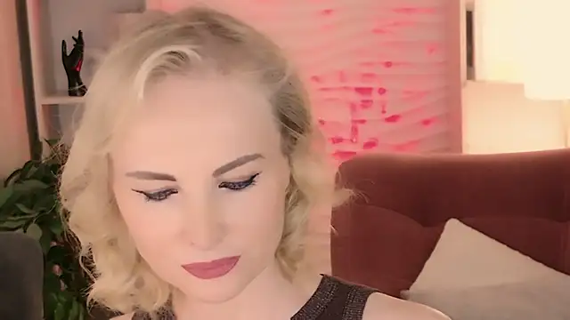 Snapshot of Sandra_Kind chatting on 06-06-26, 05:34 Sandra Kind online show from 06-06-26, 05:34
