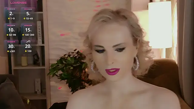Snapshot of Sandra_Kind chatting on 05-16-26, 05:39 Sandra Kind online show from 05-16-26, 05:39