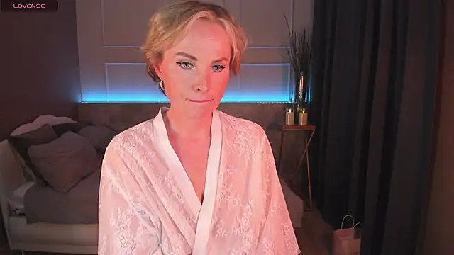 Snapshot of Sandra_Kind chatting on 03-02-25, 12:03 Sandra Kind online show from 03-02-25, 12:03