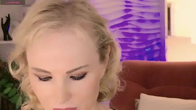 Snapshot of Sandra_Kind chatting on 06-07-26, 05:12 Sandra Kind online show from 06-07-26, 05:12