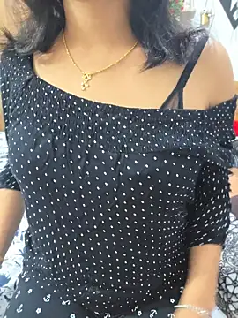 Snapshot of RealcoupleP chatting on 05-20-26, 06:49 RealcoupleP online show from 05-20-26, 06:49