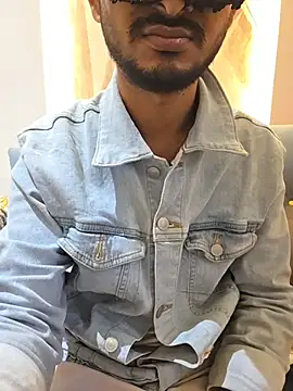 Snapshot of RealcoupleP chatting on 01-10-26, 04:35 RealcoupleP online show from 01-10-26, 04:35