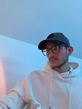 yoyoboy988 online show from 03-10-25, 08:12