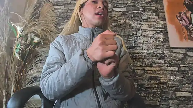 Danny Luxx online show from 11-06-25, 03:43