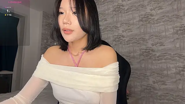 Snapshot of Asian_Vi chatting on 05-11-26, 08:39 Asian Vi online show from 05-11-26, 08:39