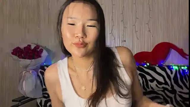 Snapshot of Asian_Vi chatting on 03-11-25, 05:13 Asian Vi online show from 03-11-25, 05:13