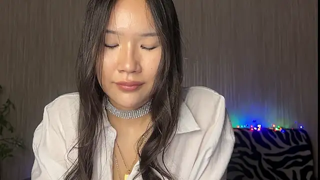 Snapshot of Asian_Vi chatting on 03-09-25, 02:21 Asian Vi online show from 03-09-25, 02:21