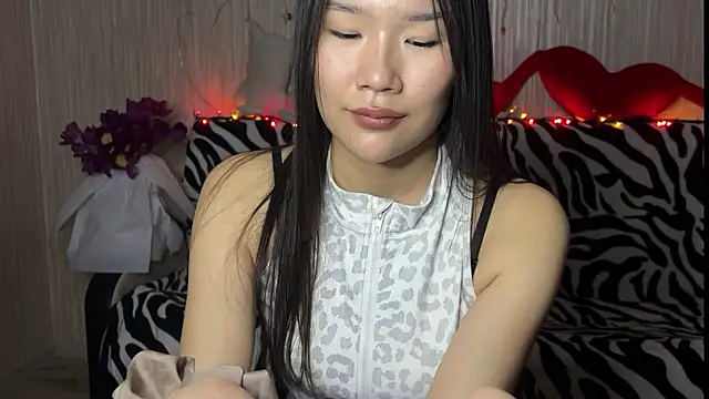 Snapshot of Asian_Vi chatting on 03-14-25, 07:12 Asian Vi online show from 03-14-25, 07:12