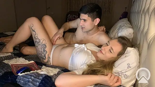 Snapshot of Sexgold777 chatting on 03-20-25, 03:25 Sexgold777 online show from 03-20-25, 03:25