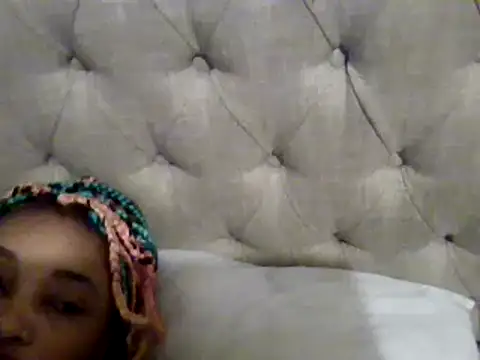 Snapshot of Louna45dv chatting on 03-22-25, 12:39 Louna45dv online show from 03-22-25, 12:39