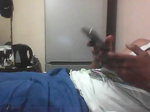 Snapshot of TwistedR chatting on 01-11-26, 12:39 TwistedR online show from 01-11-26, 12:39