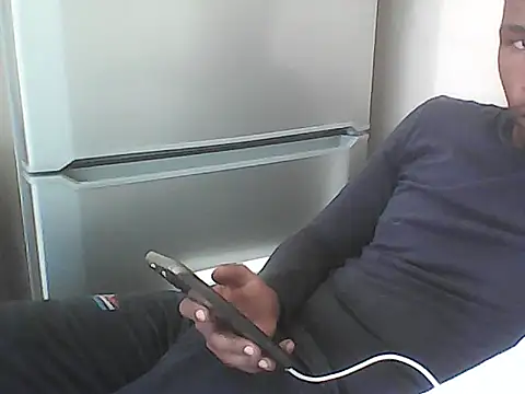 Snapshot of TwistedR chatting on 02-07-26, 11:07 TwistedR online show from 02-07-26, 11:07