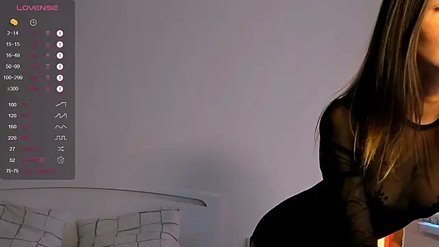 Snapshot of Andrea_tasty chatting on 09-28-25, 02:57 Andrea tasty online show from 09-28-25, 02:57
