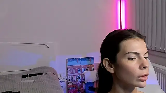 Snapshot of Andrea_tasty chatting on 03-19-25, 01:21 Andrea tasty online show from 03-19-25, 01:21
