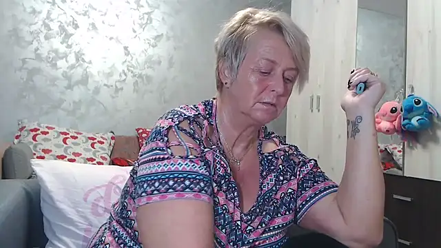 RosesandLillies online show from 11-02-25, 05:29