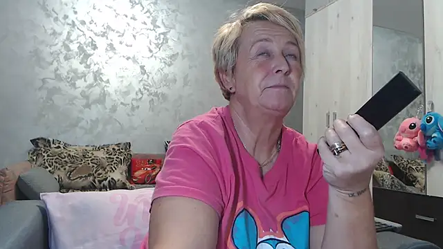 RosesandLillies online show from 10-26-25, 03:45