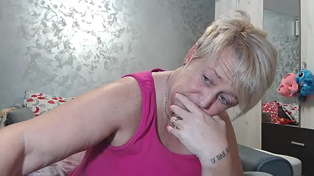 RosesandLillies online show from 11-11-25, 05:41