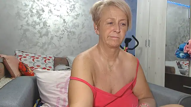 Snapshot of RosesandLillies chatting on 07-14-26, 05:30 RosesandLillies online show from 07-14-26, 05:30