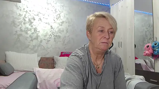 RosesandLillies online show from 04-14-26, 04:12