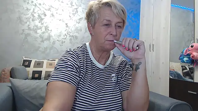 RosesandLillies online show from 11-12-25, 05:50