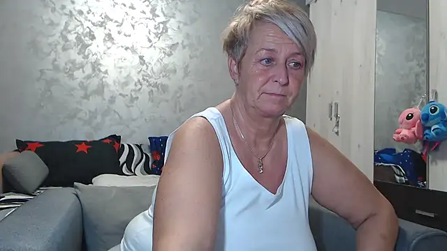 RosesandLillies online show from 01-13-26, 06:12