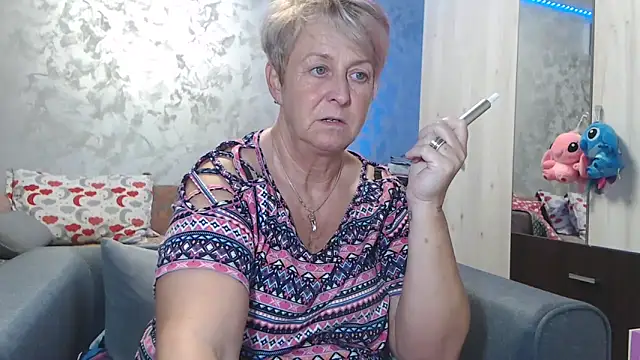 RosesandLillies online show from 12-22-25, 05:57