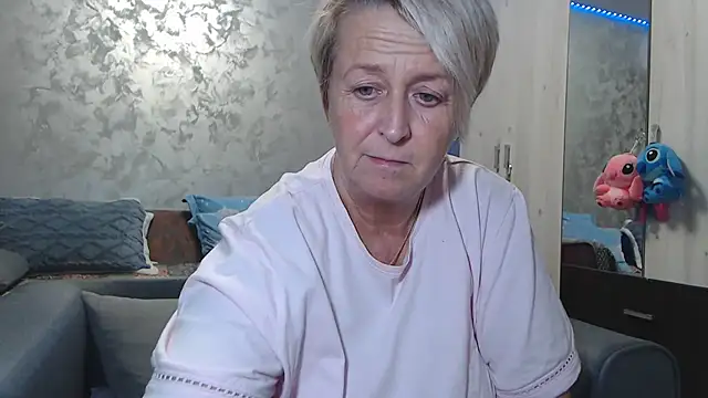 RosesandLillies online show from 02-06-26, 06:48