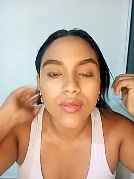 Snapshot of victoria_roussee chatting on 03-04-25, 06:04 victoria roussee online show from 03-04-25, 06:04