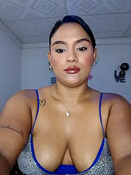 Snapshot of victoria_roussee chatting on 02-06-26, 05:25 victoria roussee online show from 02-06-26, 05:25