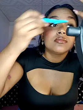 Snapshot of victoria_roussee chatting on 09-20-25, 11:32 victoria roussee online show from 09-20-25, 11:32