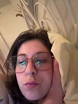 Snapshot of Rosiee69_ chatting on 03-23-25, 03:43 Rosiee69 online show from 03-23-25, 03:43