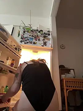 Snapshot of Rosiee69_ chatting on 03-16-25, 08:00 Rosiee69 online show from 03-16-25, 08:00