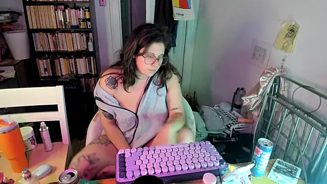 Rosiee69  online show from 11-04-25, 09:29