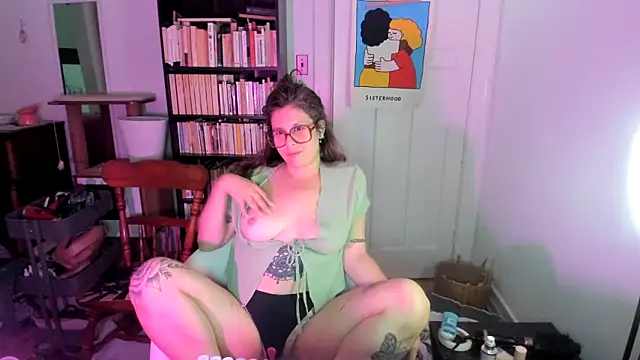 Snapshot of Rosiee69_ chatting on 09-09-25, 08:18 Rosiee69 online show from 09-09-25, 08:18