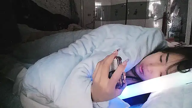 hebe-02 online show from 12-04-25, 01:48