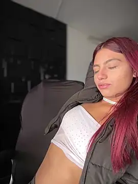 Snapshot of Emily-teen chatting on 02-07-26, 04:48 Emily-teen online show from 02-07-26, 04:48