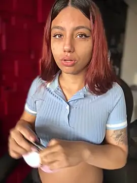 Emily-teen online show from 11-11-25, 01:39