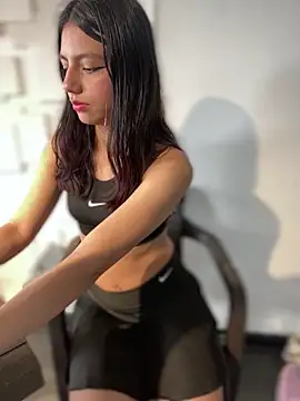 Emily-teen online show from 03-18-25, 07:33