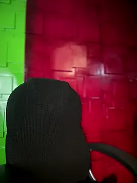 Emily-teen online show from 12-13-25, 08:04