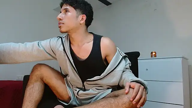 AngelHil online show from 05-08-26, 04:27